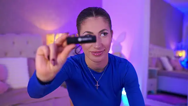 Chat +18 de OhhAisha ao vivo