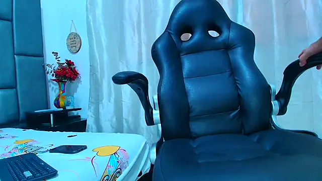 Chat +18 de PamelaRosse07 ao vivo