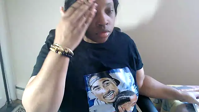 Chat +18 de Sexymona1218 ao vivo