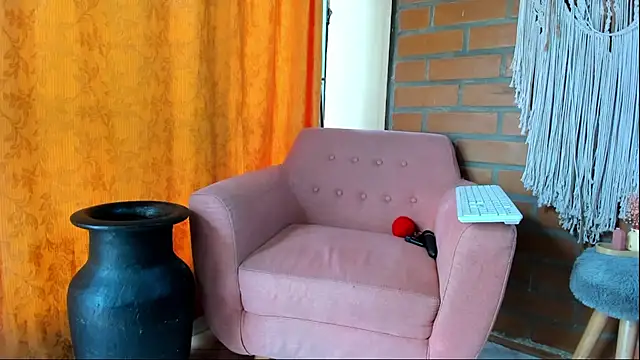 Badwolf818_ 即時 XXX 聊天