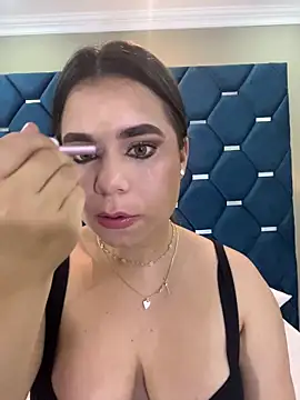 ThaniaJones Adlı Modelin Canlı XXX Sohbeti