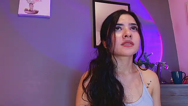 adara_johnson__ Adlı Modelin Canlı XXX Sohbeti