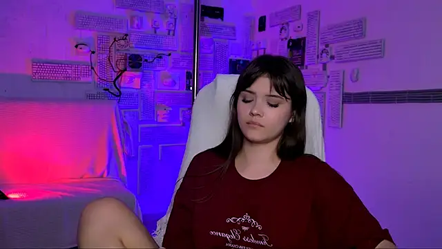 EvaThopson Adlı Modelin Canlı XXX Sohbeti