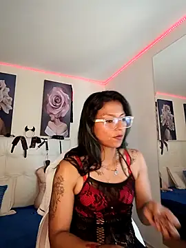 Chat +18 de SamathaMay ao vivo