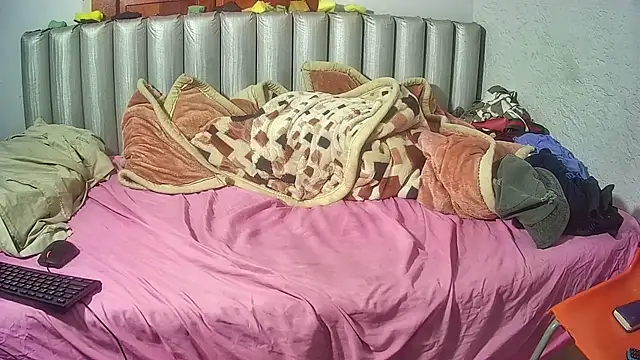 JoycyQueen Adlı Modelin Canlı XXX Sohbeti