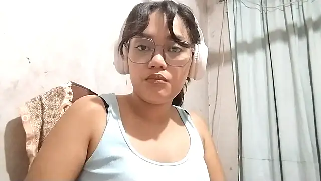 MorganCrumwell Adlı Modelin Canlı XXX Sohbeti