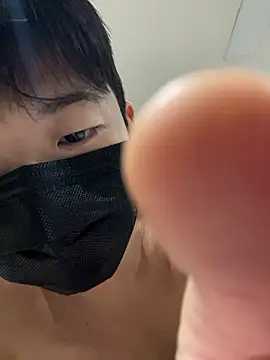 lilboy06@xh webcam show