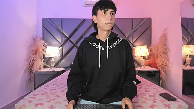 Milan_LewisS Webcamshow