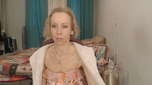 LuxuryNika: онлайн-секс-чат