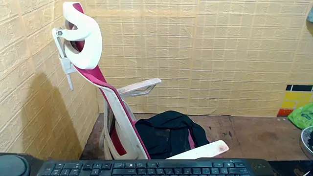 JuicyFoxCock 网络视讯表演