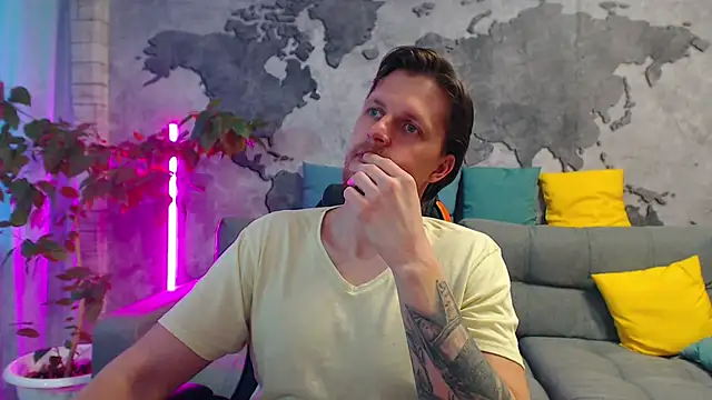 Pokazy przed kamerką – VikingChrisss