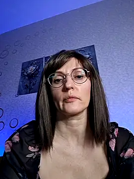 دردشة _Valkiriya_ الجنسية المباشرة