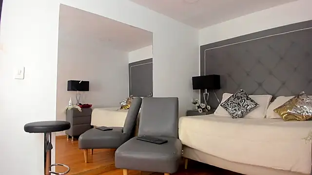 Chat +18 de Oliviia_williams ao vivo