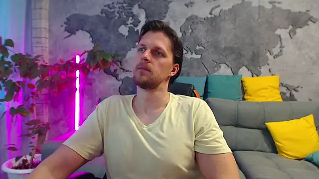 Show modela VikingChrisss na web-kameri