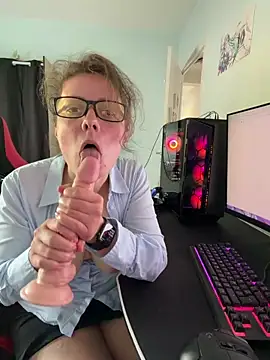 Faucettesn Live XXX chat