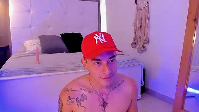 Thiago_2003_n Live XXX chat