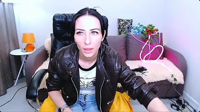 BURNING-BRUNETKA's Live XXX Chat