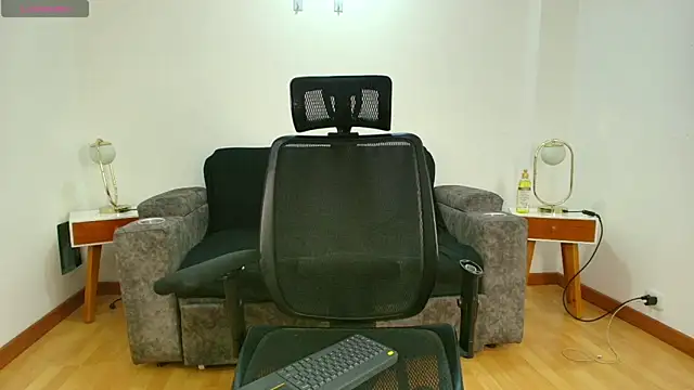 Enzo_Vitale_ Show in webcam