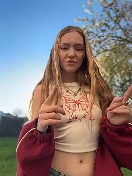 MilaMoone Chat XXX in diretta