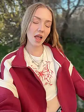 دردشة MilaMoone الجنسية المباشرة