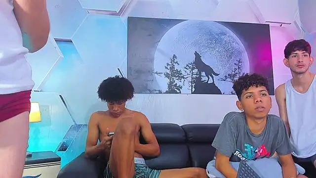 Spicy_guys Chat XXX in diretta