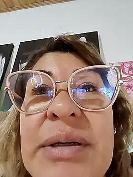 AlexxiaaMat 现场XXX聊天