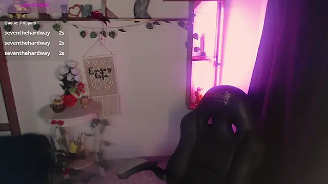 QueenRose94 – Live XXX-chat