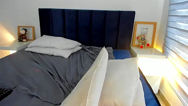 Czat XXX na żywo – melanie_roux__