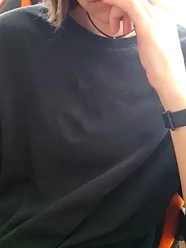 Aashikalaa Adlı Modelin Canlı XXX Sohbeti