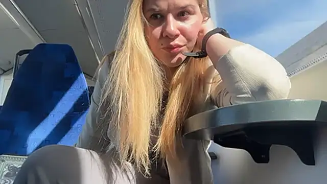 new_but_cute Adlı Modelin Web Kamerası Şovu