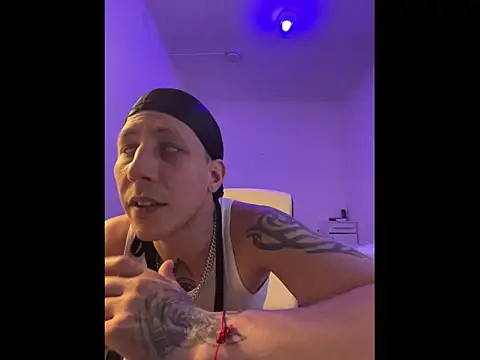 TitanNoirのウェブカメラショー