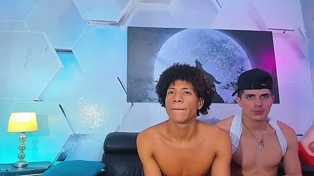 Spicy_guys Adlı Modelin Canlı XXX Sohbeti