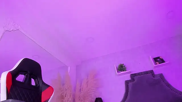 CarolineFyre's Live XXX Chat