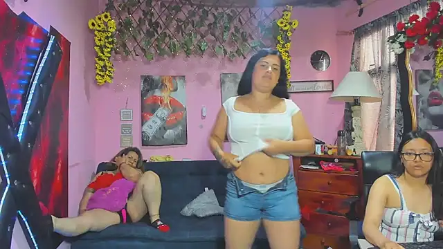 lesbiancupleのウェブカメラショー