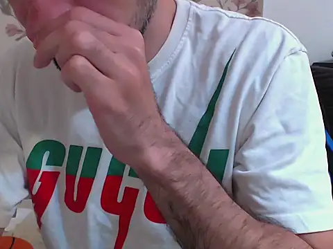 Pertunjukan Kamera Web Leo_1617