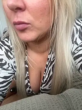 Show de webcam de Bustyblondebabe32