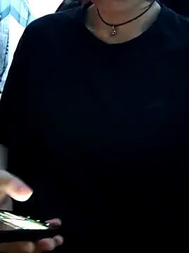 Chat +18 de Aashikalaa ao vivo