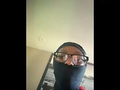 Chat +18 de CinnaCakesss ao vivo