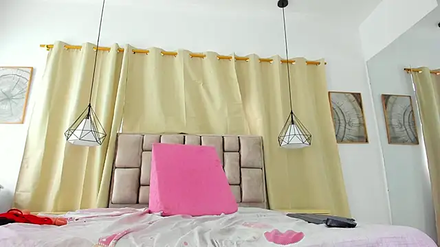 Chat +18 de scarlettjohnson_ ao vivo