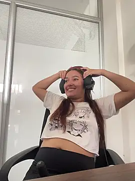 Emily_Harpeer élő XXX-chatje