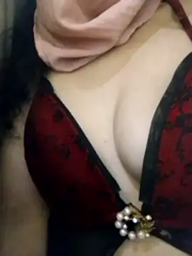 Almas-arabic Adlı Modelin Web Kamerası Şovu