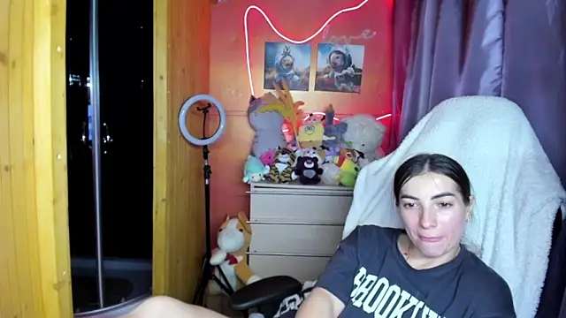 Fiery_Brunette_'s Live XXX Chat