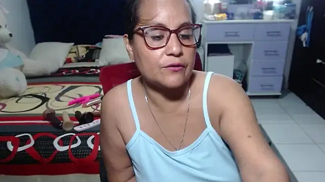 pervert_mommy_'s Live XXX Chat