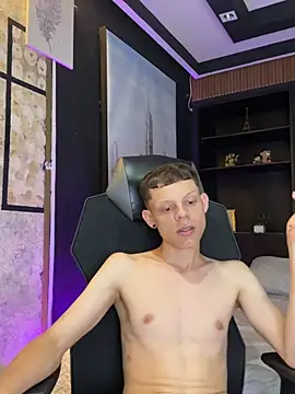 Daddyrich_632 Chat XXX in diretta