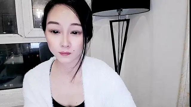 NIAN-er Adlı Modelin Canlı XXX Sohbeti