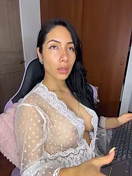 Živý XXX chat ArianaReynoldss