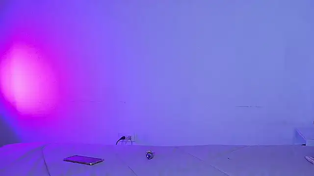 MiaColucci18 Live XXX Chat