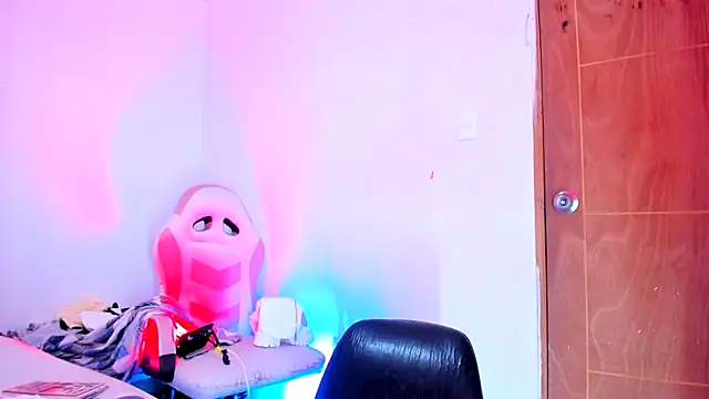 Emily_Coper18 live XXX chat