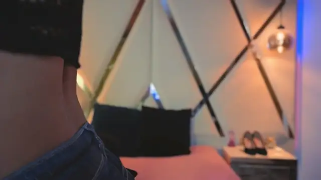 MeelFoxのライブXXXチャット