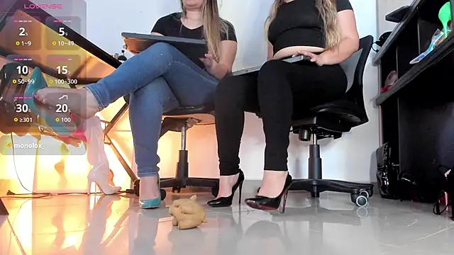 Chat +18 de Orianaflores1 ao vivo